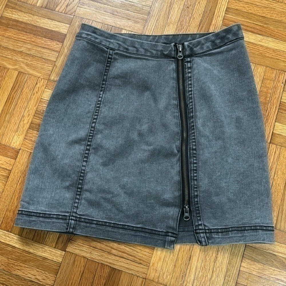 Free people women’s size 6 grey jean zipper skirt